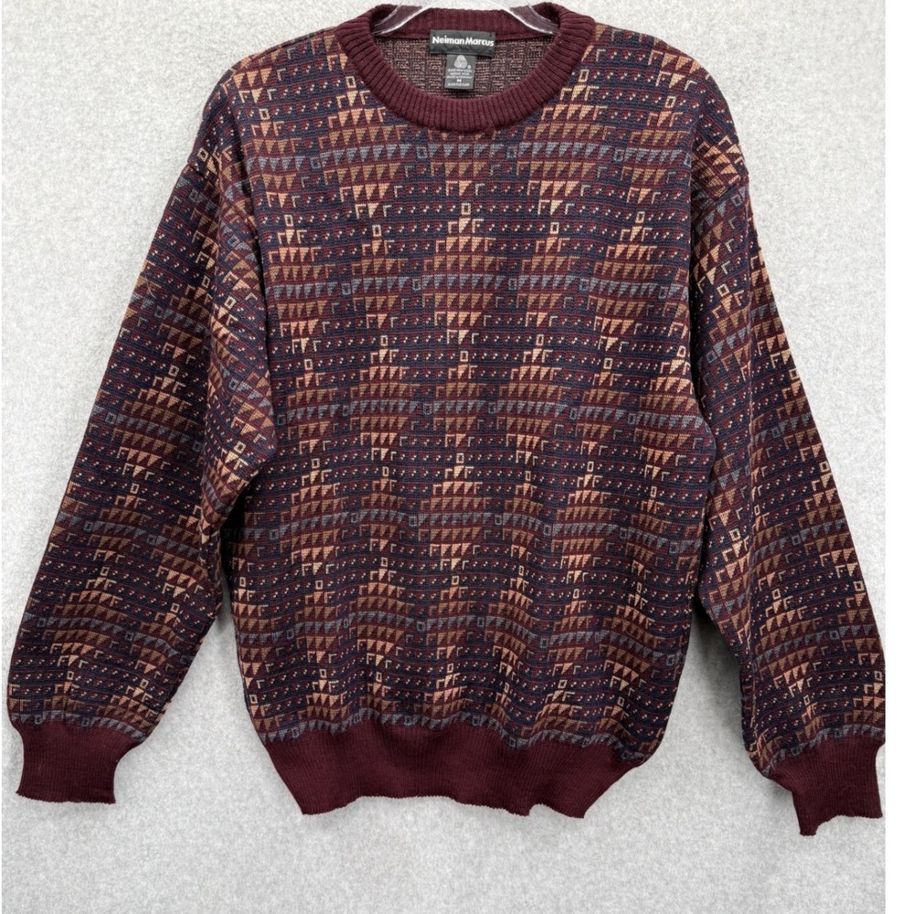 Neiman Marcus Sweater Mens Medium Burgundy Geometric Merino Wool Crewneck 9552